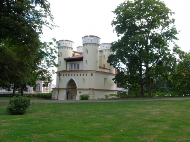 107-30-004xxxVlasimxxxzamekxsexzahradou.JPG