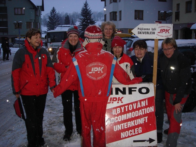 173-29-JPKxInformujexixkolemjdouci....JPG