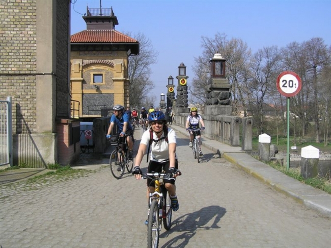 178-110-09_duben14.jpg