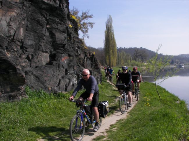 Autor: Iva Bergerová 256-12-01xvedoucixaxjehoxpeleton.JPG