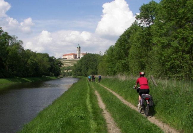 Autor: Iva Bergerová 267-12-kxsoutokuxVltavyxaxLabex.jpg