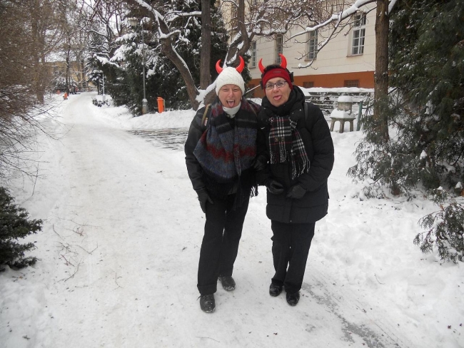 Autor: Marta Ferdinandová 304-29-...naxzahradexvxKaterinkachxhlavnexzdravicko!!.JPG