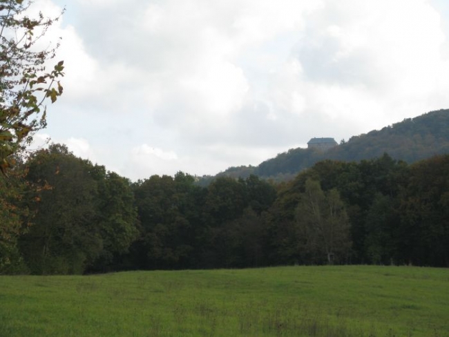 592-12-04xHousja.JPG